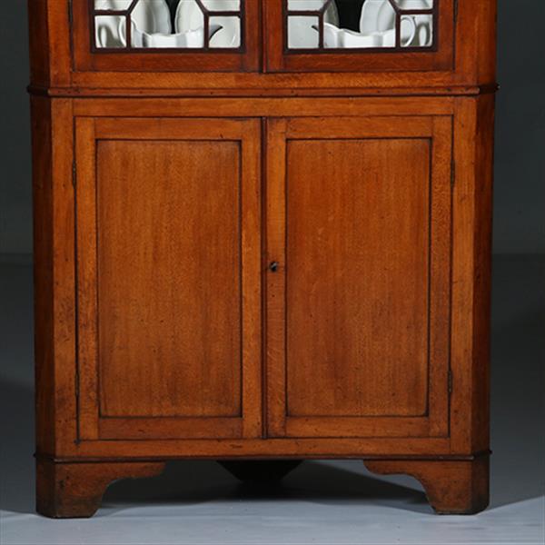 Grote foto strakke georgian hoekkast welsh ca 1800 eiken met mahonie no.300240 antiek en kunst stoelen en banken