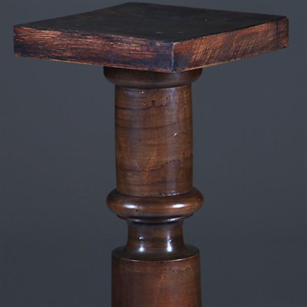 Grote foto strakke eenvoudige piedestal of zuil ca 1900 in fraai doorleefde kleur no.301825 antiek en kunst stoelen en banken