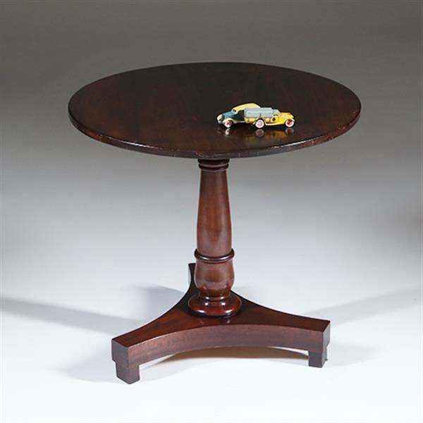 Grote foto ronde biedermeier salontafeltje in mahonie ca. 1830 no.301815 antiek en kunst stoelen en banken