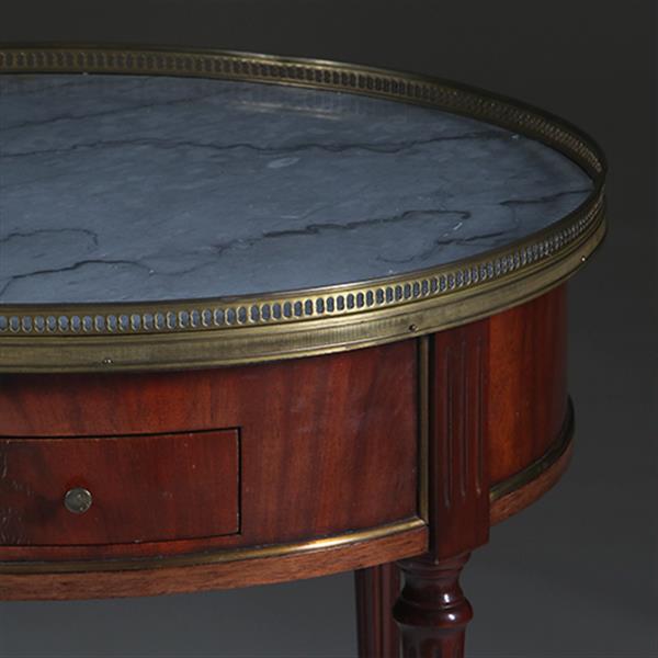 Grote foto bouillotte tafel met twee laden en twee tirettes ca 1910 bronzen randje no.301805 antiek en kunst stoelen en banken