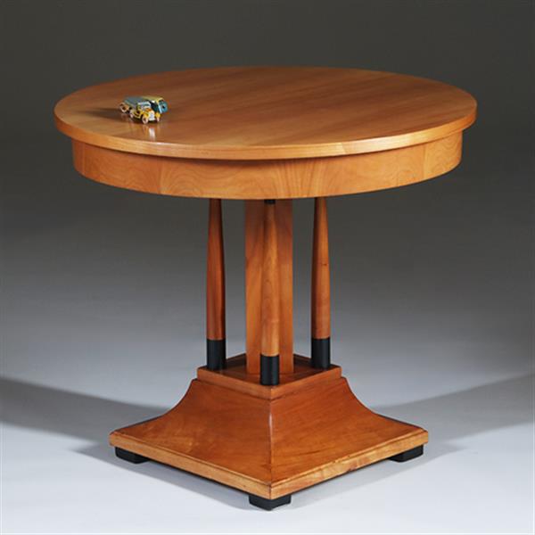 Grote foto art deco salontafel in blond kersen met zwart gelakte details ca 1915 no.301810 antiek en kunst stoelen en banken