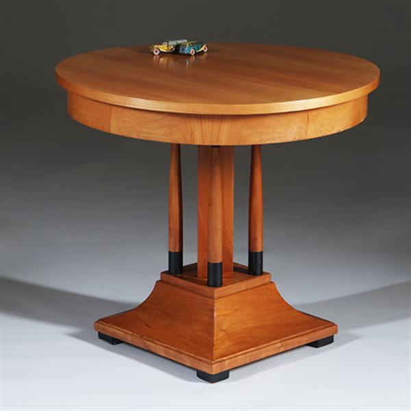 Grote foto art deco salontafel in blond kersen met zwart gelakte details ca 1915 no.301810 antiek en kunst stoelen en banken
