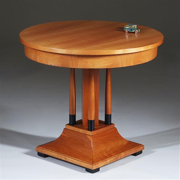 Grote foto art deco salontafel in blond kersen met zwart gelakte details ca 1915 no.301810 antiek en kunst stoelen en banken