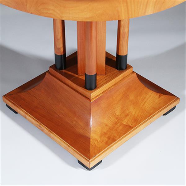 Grote foto art deco salontafel in blond kersen met zwart gelakte details ca 1915 no.301810 antiek en kunst stoelen en banken