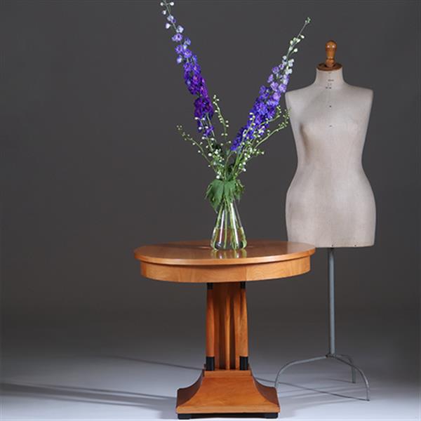 Grote foto art deco salontafel in blond kersen met zwart gelakte details ca 1915 no.301810 antiek en kunst stoelen en banken