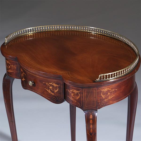 Grote foto niervormig latafeltje klein schrijftafeltje frankrijk ca 1900 met lade inlegwerk en gegoten bronzen antiek en kunst stoelen en banken