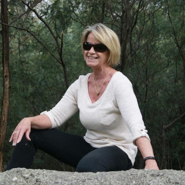 Grote foto ik zoek een man met aardig wat pit contacten en berichten vrouw zoekt man