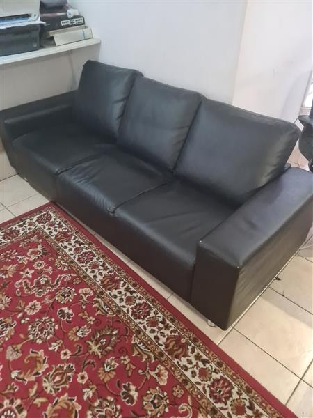 Grote foto zwarte lederen 3 zitsbank losse kussens huis en inrichting bankstellen