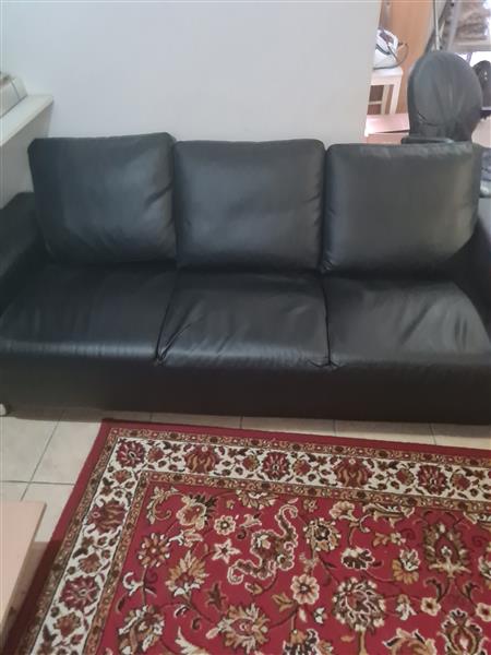 Grote foto zwarte lederen 3 zitsbank losse kussens huis en inrichting bankstellen