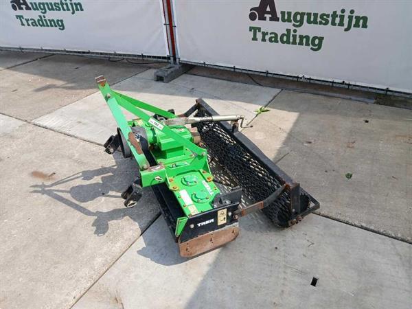 Grote foto trer mtz 135 roterkopeg agrarisch akkerbouw