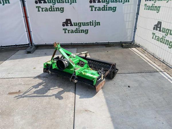 Grote foto trer mtz 135 roterkopeg agrarisch akkerbouw