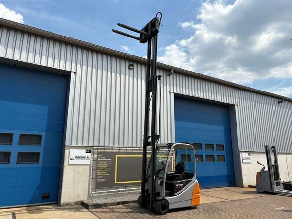 Grote foto vs 22259 elektrische triplex heftruck still rx20 20 vorkenspreider agrarisch heftrucks