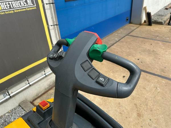 Grote foto vs 22260 elektrische stapelaar jungheinrich erc212 lepels 1400mm doe het zelf en verbouw hefwerktuigen
