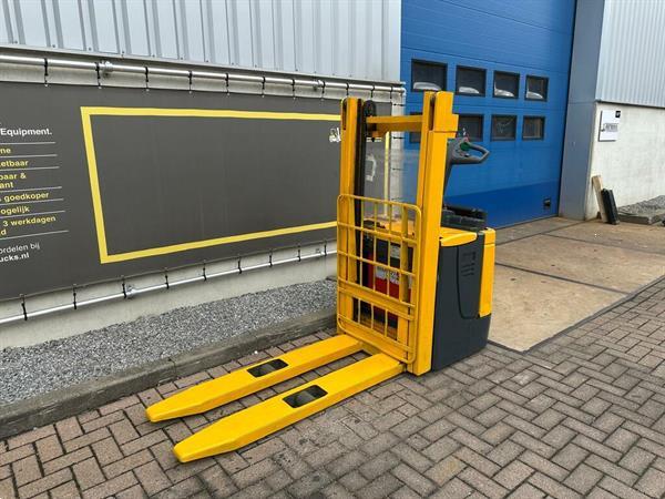 Grote foto vs 22260 elektrische stapelaar jungheinrich erc212 lepels 1400mm doe het zelf en verbouw hefwerktuigen