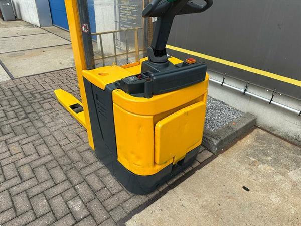 Grote foto vs 22260 elektrische stapelaar jungheinrich erc212 lepels 1400mm doe het zelf en verbouw hefwerktuigen