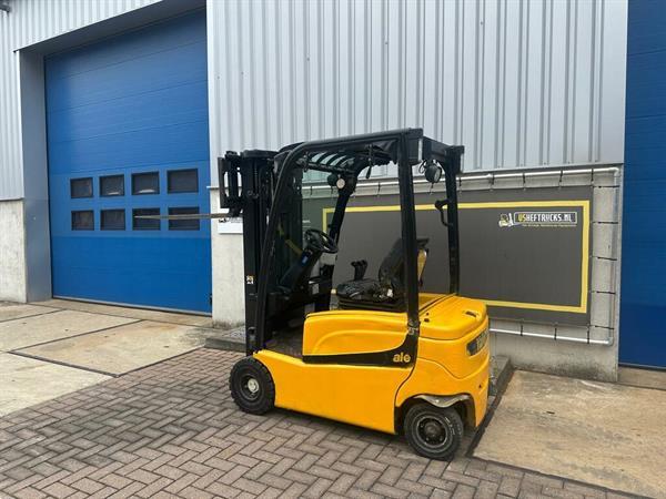 Grote foto vs 22261 elektrische triplex heftruck yale 4560mm sideshift accu2020 agrarisch heftrucks