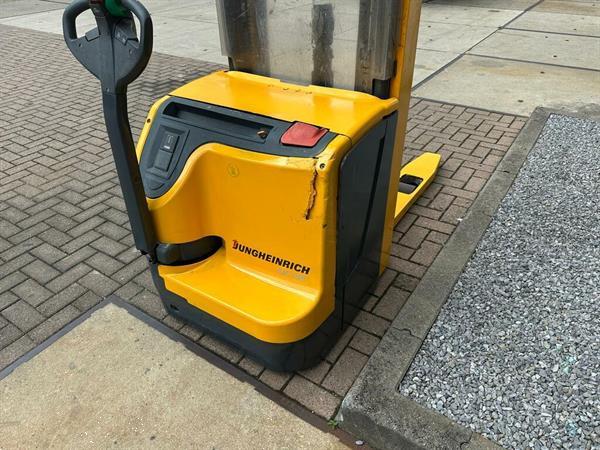 Grote foto vs 22262 elektrische triplex stapelaar jungheinrich freelift doe het zelf en verbouw hefwerktuigen