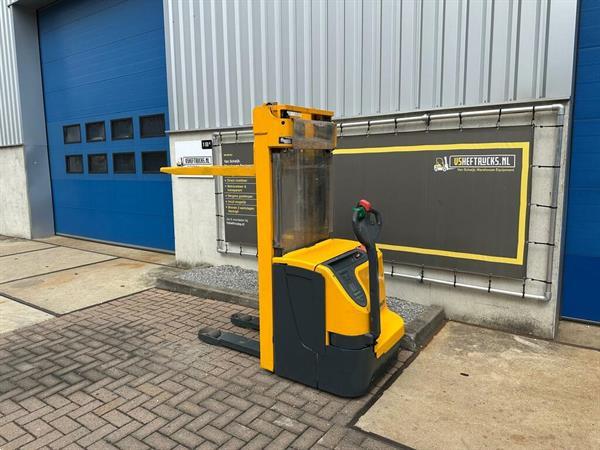 Grote foto vs 22262 elektrische triplex stapelaar jungheinrich freelift doe het zelf en verbouw hefwerktuigen