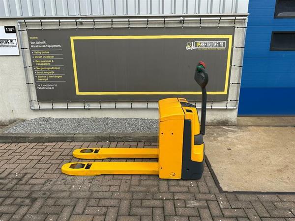 Grote foto vs 22263 elektrische palletwagen jungheinrich eje118 doe het zelf en verbouw hefwerktuigen