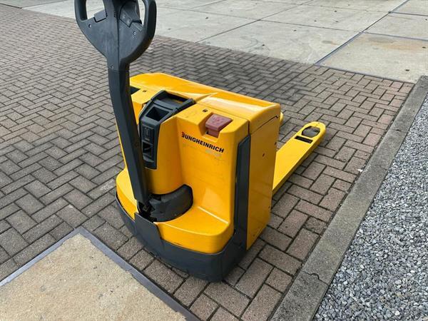 Grote foto vs 22263 elektrische palletwagen jungheinrich eje118 doe het zelf en verbouw hefwerktuigen