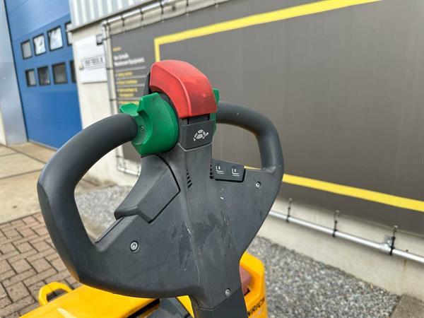 Grote foto vs 22263 elektrische palletwagen jungheinrich eje118 doe het zelf en verbouw hefwerktuigen