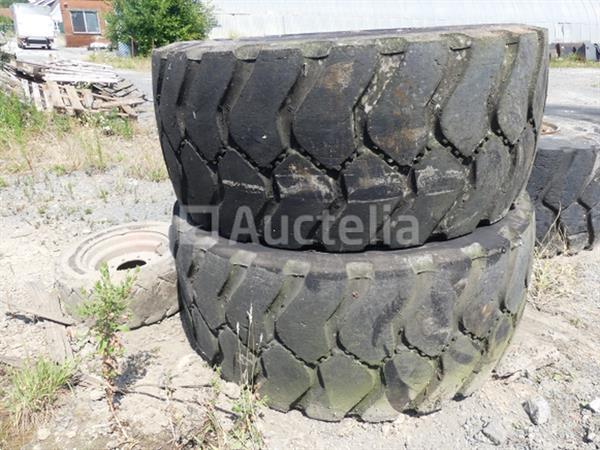 Grote foto bouwmachine band bridgestone 23.5 r 25 agrarisch wielen