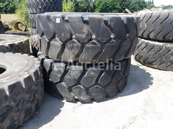 Grote foto 2 michelin 26.5 r 25 banden voor bouwmachines agrarisch wielen
