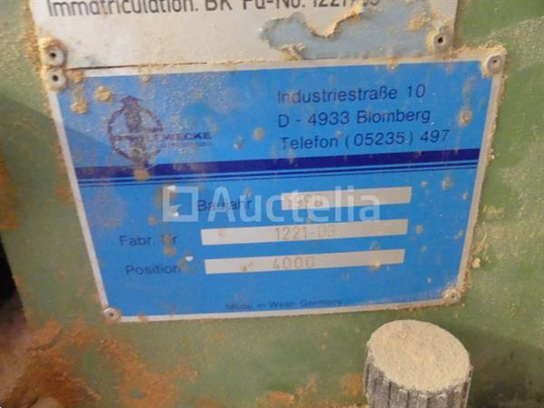 Grote foto lewecke boorinstallatie met meerdere spindels doe het zelf en verbouw ijzerwaren en bevestigingsmiddelen
