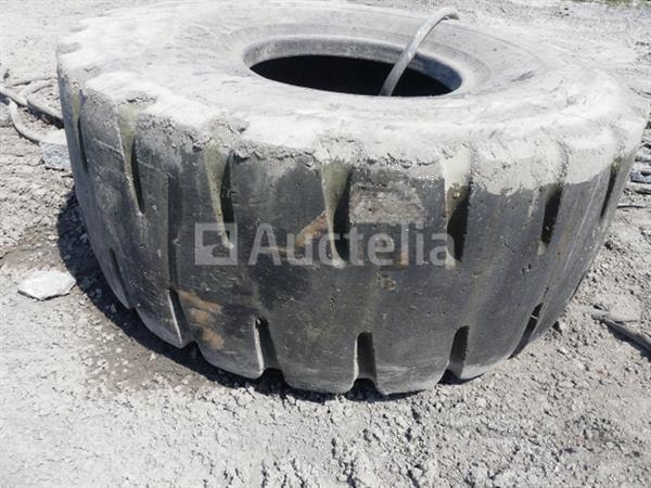 Grote foto bouwmachine band bridgestone 23.5 r 25 agrarisch wielen