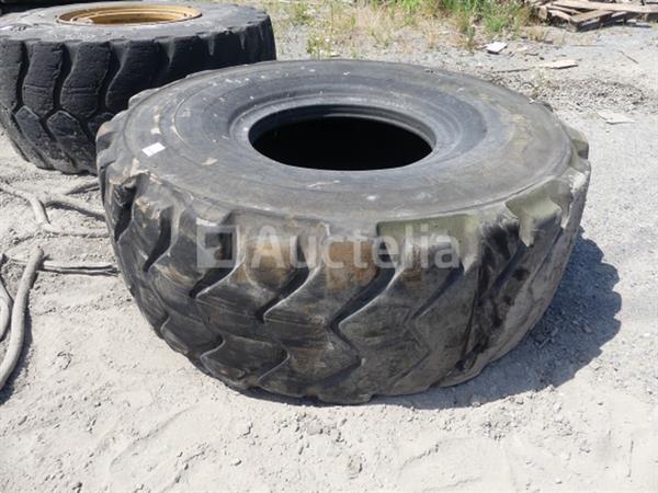 Grote foto bouwmachine band michelin 23.5 r 25 agrarisch wielen