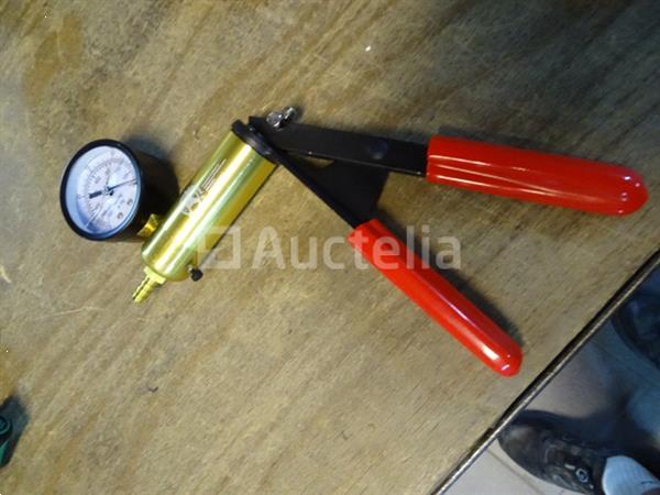 Grote foto vacu mpomp met bsg manometer doe het zelf en verbouw gereedschappen en machines