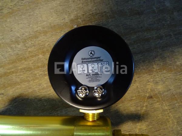 Grote foto vacu mpomp met bsg manometer doe het zelf en verbouw gereedschappen en machines