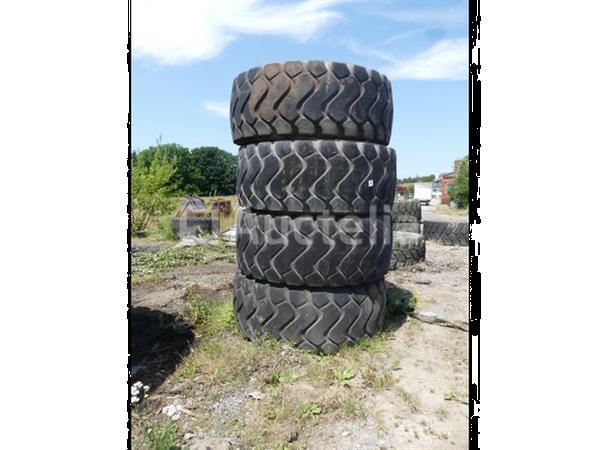 Grote foto 4 michelin 26.5 r 25 banden voor bouwmachines agrarisch wielen