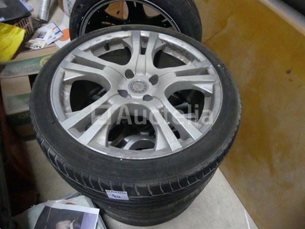 Grote foto set van 4 banden op 4 gaats aluminium velgen semperit 225 40 r18 agrarisch wielen