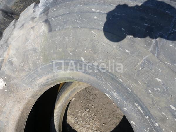 Grote foto bouwmachine band bridgestone 23.5 r 25 agrarisch wielen