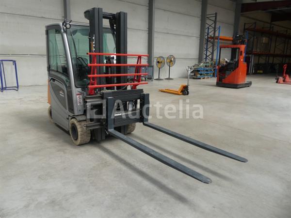 Grote foto nog steeds rx20 20 vorkheftruck agrarisch heftrucks