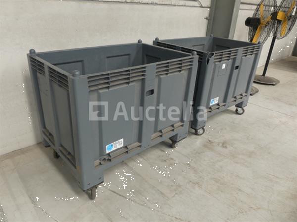 Grote foto 2 kunststof bakken op wielen doe het zelf en verbouw gereedschappen en machines