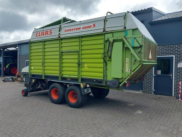 Grote foto claas quantum 4500 s opraapwagen met doseerwalsen agrarisch opraapwagens