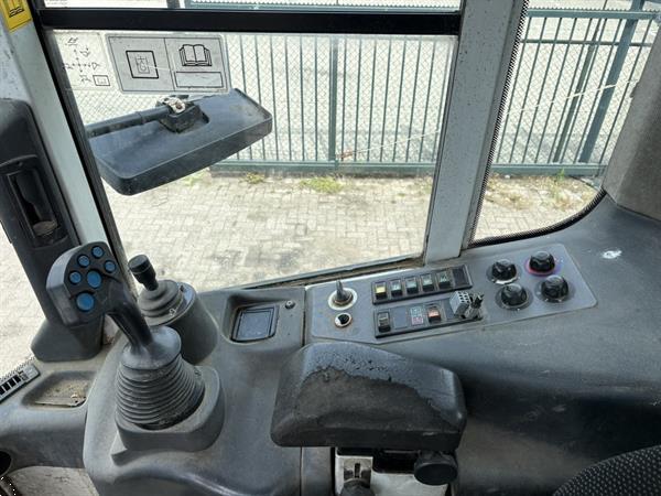 Grote foto o k l25.5 agrarisch shovels