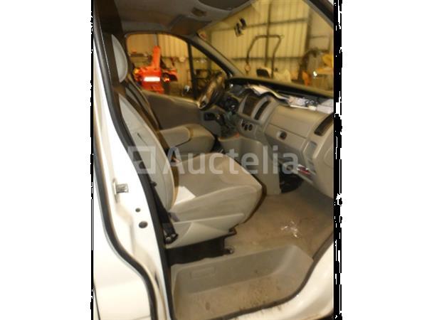 Grote foto ref 1axy317 opel vivaro minibus 2004 112.996 km caravans en kamperen camper