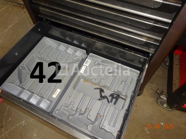 Grote foto 1 zwarte force trolley met lades en inhoud doe het zelf en verbouw ijzerwaren en bevestigingsmiddelen