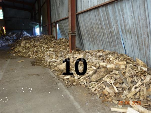 Grote foto 1 voorraad hout over een lengte van 25m lang schatting 60m ter indicatie gegeven doe het zelf en verbouw ijzerwaren en bevestigingsmiddelen