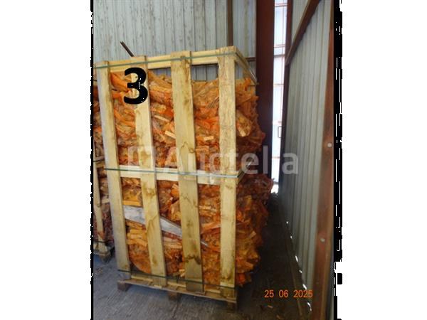 Grote foto 1 rek op pallet met diverse zakken gesneden hout op 1m20 1m 1m hoog doe het zelf en verbouw ijzerwaren en bevestigingsmiddelen