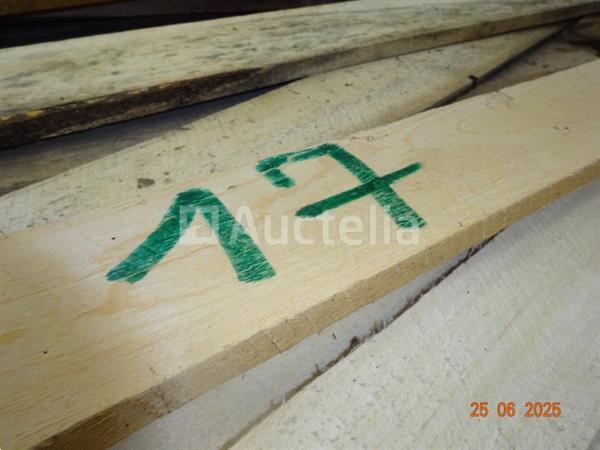 Grote foto 2 metalen schragen met zijn inhoud planken 1 grote werkbank met zes lades en zijn inhoud 1 metal doe het zelf en verbouw ijzerwaren en bevestigingsmiddelen