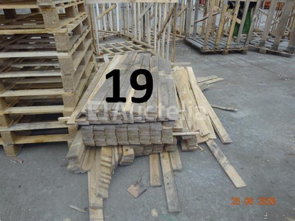 Grote foto 1 set palletmallen 1 set planken 15 houten rekken op pallet voor houtopslag doe het zelf en verbouw ijzerwaren en bevestigingsmiddelen