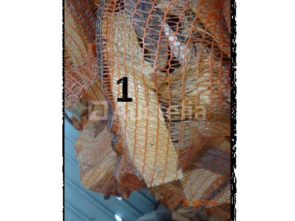 Grote foto 1 rek op pallet met diverse zakken gesneden hout op 1m20 1m 1m hoog doe het zelf en verbouw ijzerwaren en bevestigingsmiddelen