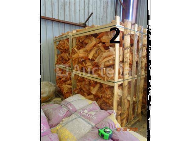 Grote foto 1 rek op pallet met diverse zakken gesneden hout op 1m20 1m 1m hoog doe het zelf en verbouw ijzerwaren en bevestigingsmiddelen