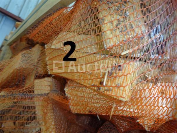 Grote foto 1 rek op pallet met diverse zakken gesneden hout op 1m20 1m 1m hoog doe het zelf en verbouw ijzerwaren en bevestigingsmiddelen