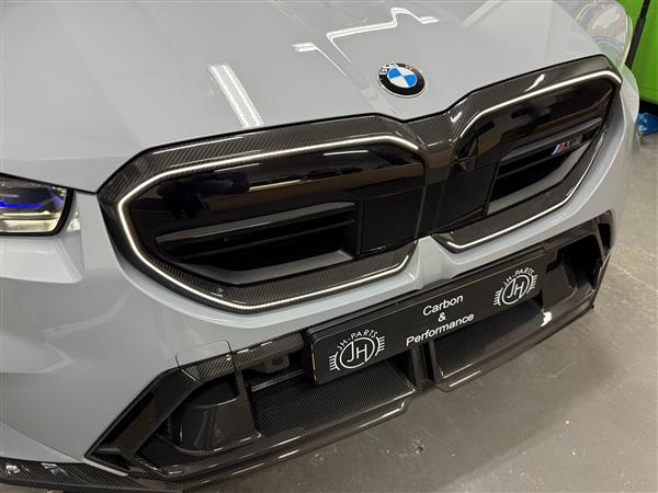 Grote foto dit betreft een bmw g90 g99 m5 carbon grill nieren auto onderdelen tuning en styling