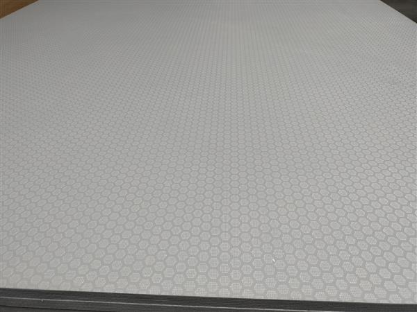 Grote foto betonplex hexa grijs bruin berken 18mm 125x250cm doe het zelf en verbouw hout en planken